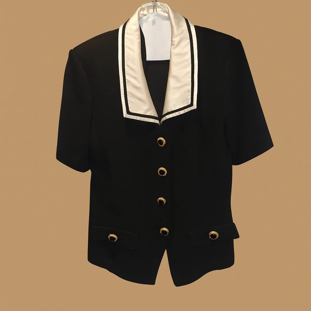 St John size 12 Black Solid blazer 100 percent silk short Sleeve Career Blazer - Picture 1 of 7